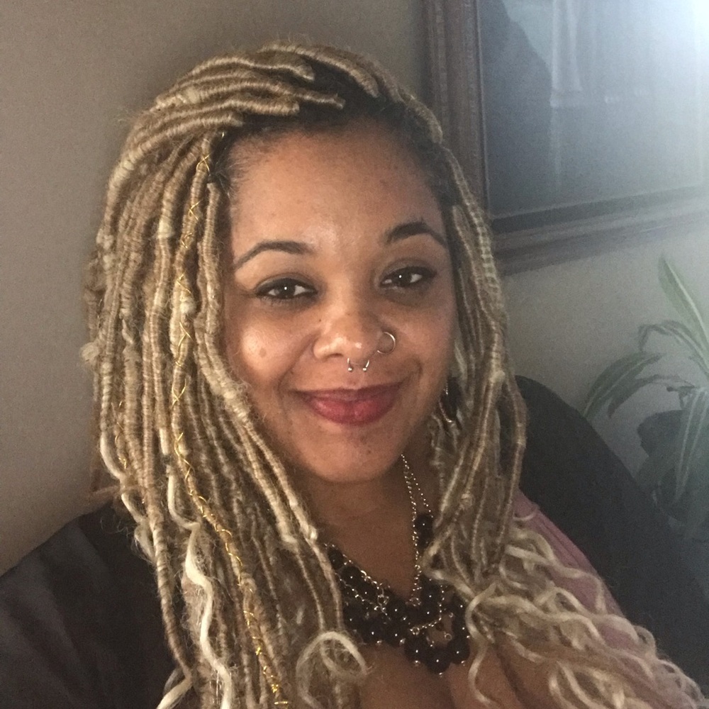 Meet your Posher, Cassieopia